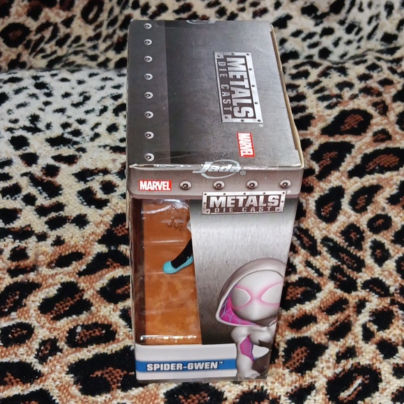 Spiderman M255 spider Gwen cast figure - Picture 7 of 8